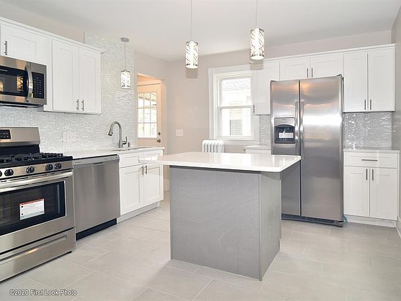3rd image of 94 James St