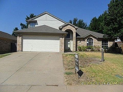1st image of 907 Parkhill Dr