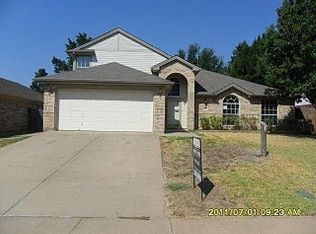 907 Parkhill Dr, Mansfield, TX 76063