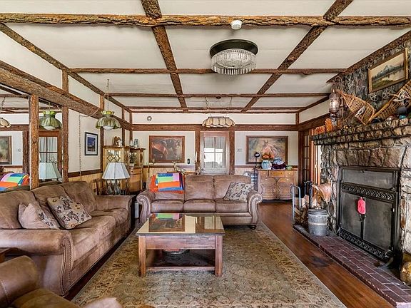 4th image of 1008 W A Barr Rd