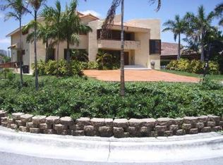 2076 NE 121st Rd, North Miami, FL 33181