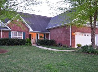 2083 Hibiscus Ln, Kernersville, NC 27284