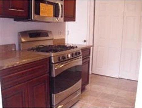 3rd image of 34 Laurelwood Dr