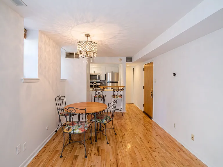 1137 Pine St #103 — Photo 7