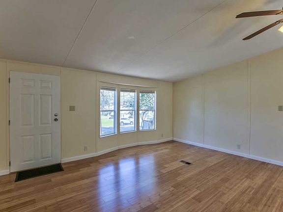 5th image of 24165 Lanier St