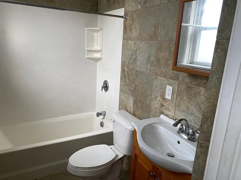 4467 Castleman Ave #WEST — Photo 10