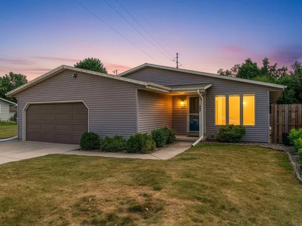 487 Superior Rd, Green Bay, WI 54311