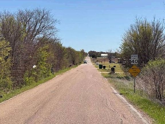 Exterior Neighborhood (street photo)