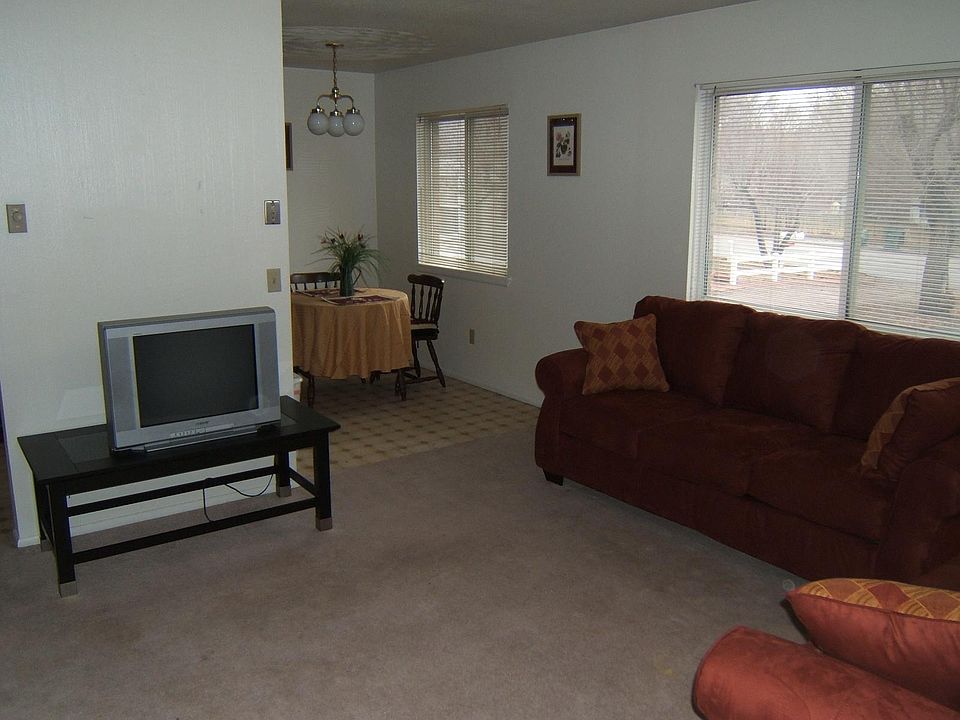 2nd image of 328 Fredregill Rd