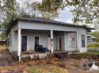 101 N San Gabriel St, Hearne, TX 77859