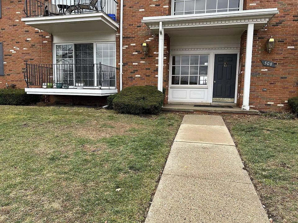 1st image of 508 Fox Hills Dr N APT 1
