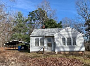 413 South St, Seagrove, NC 27341