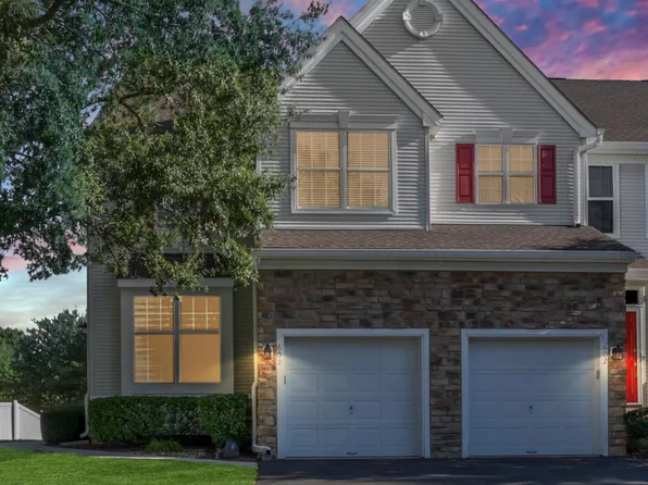 601 Yarrow Cir, Dayton, NJ 08810