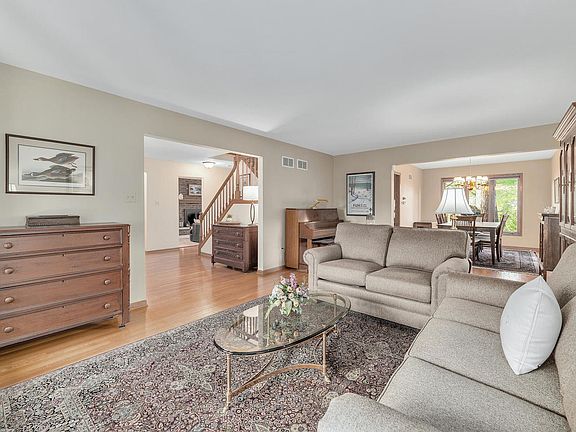 5th image of 804 S Kensington Ave