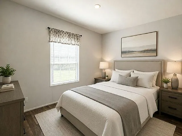 3 bed, 2.0 bath, 1120 sqft, $2,200 — Photo 3