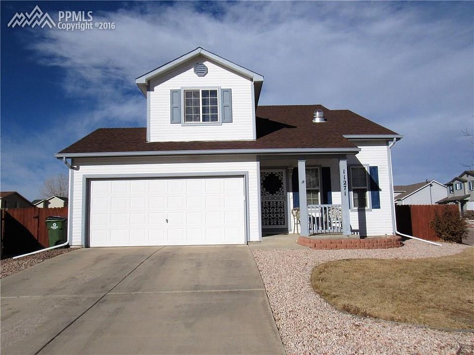 Very Nice Home On Corner Lot!