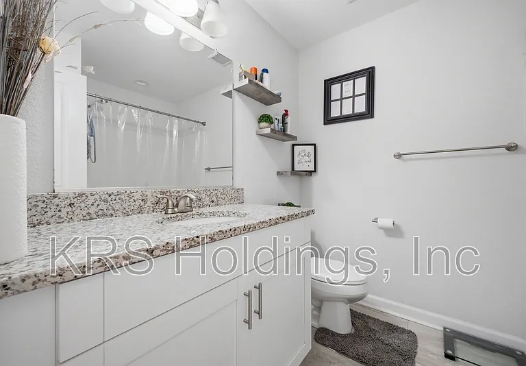 612 Smith St — Photo 12