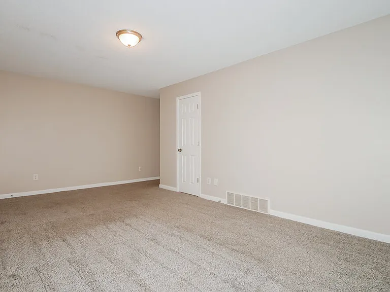 8895 Linell Cv — Photo 14