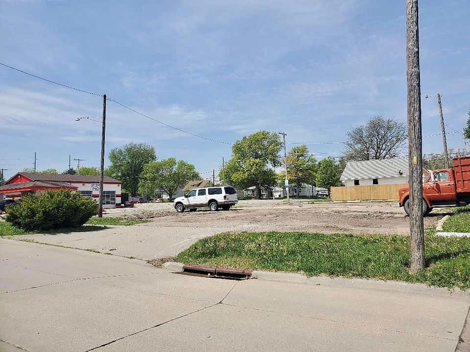 2nd image of 506 W 16th St