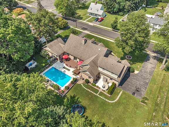 2nd image of 55 Kilbourne Avenue