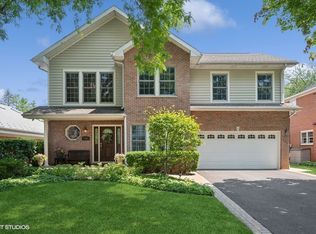 706 Ouilmette Ln, Wilmette, IL 60091