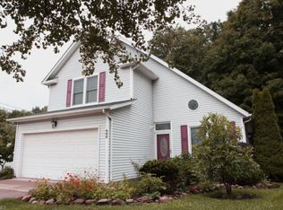 566 Wolf Ave, Wadsworth, OH 44281