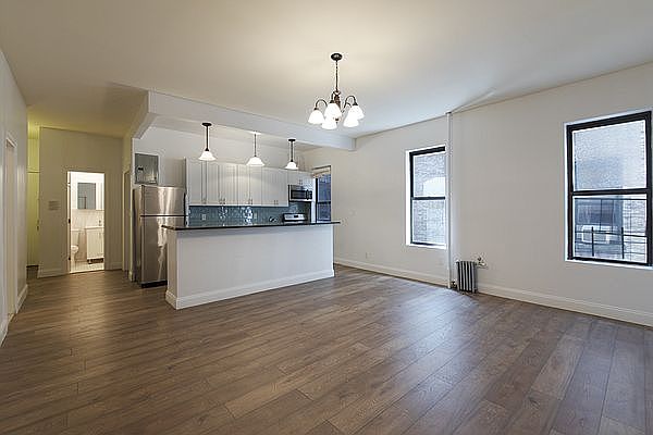 1st image of 561 Lenox Ave #31
