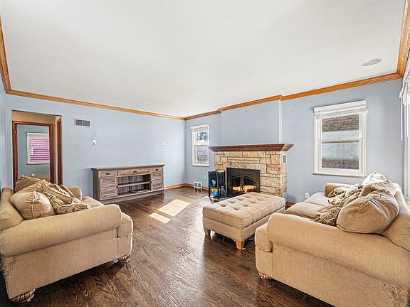 5th image of 7741 Hohman Ave