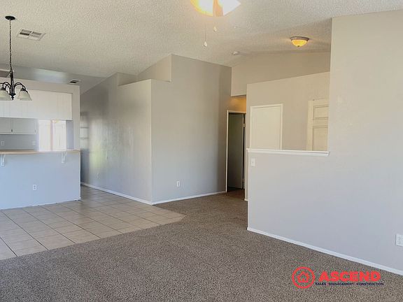 3rd image of 506 Adelaide Ave