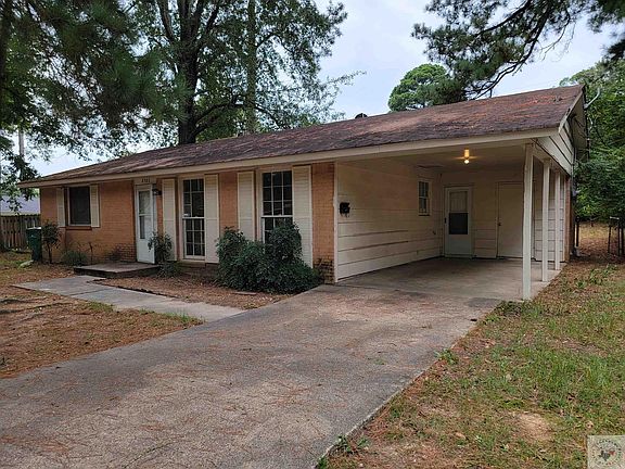 3rd image of 3703 Sabine Ave