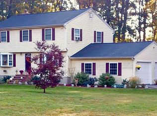 7 Robin Hood Rd, Windham, NH 03087