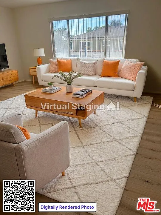 Building Photo - 559 Hyde Park Pl #3