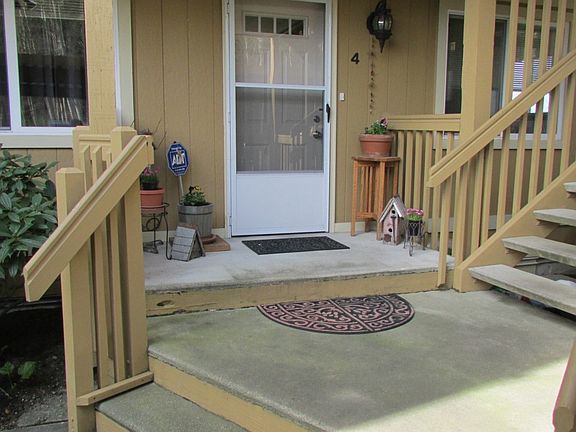 3rd image of 8330 276th Pl NW