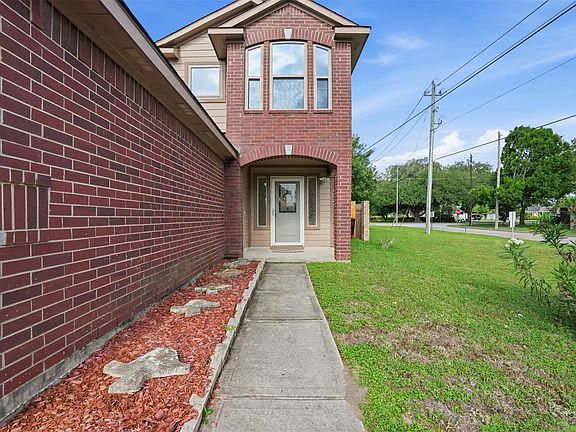 3rd image of 8902 Iron Springs Dr