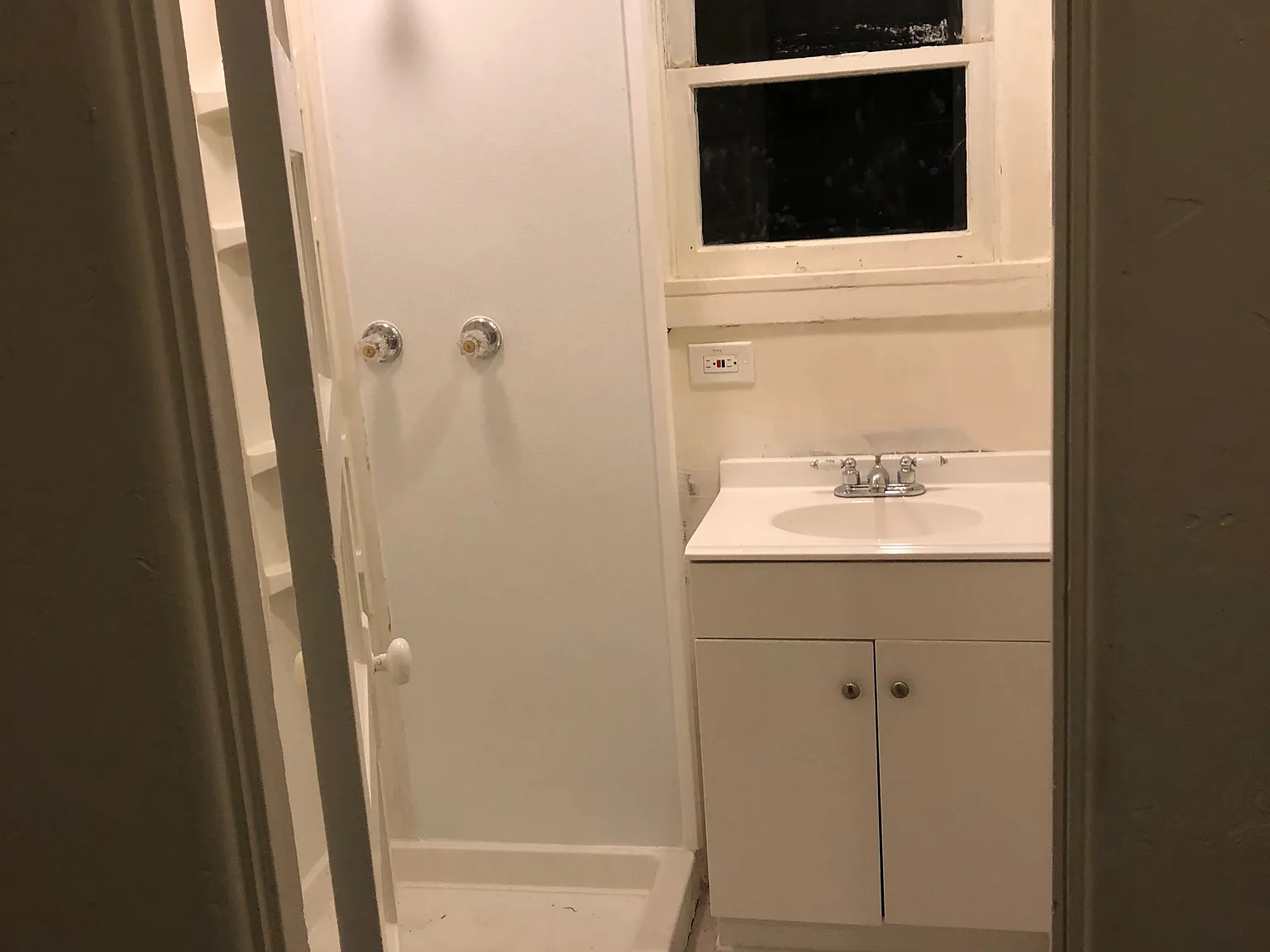 1 bed, 400 sqft, $1,790 — Photo 2
