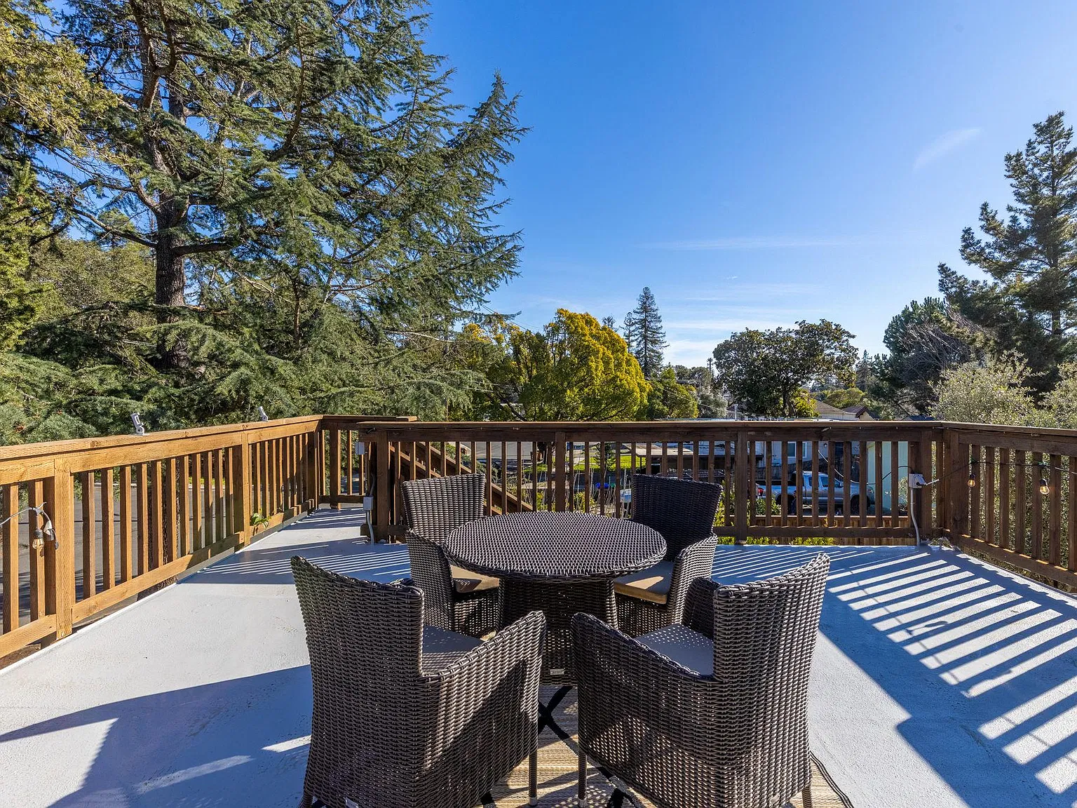 1081 Evans Ave — Photo 4