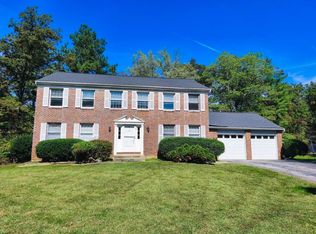 109 Buckeye Ct, Sterling, VA 20164