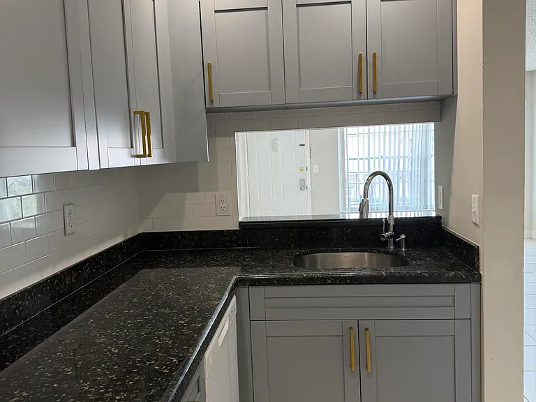 3662 N University Dr #F-7 — Photo 17