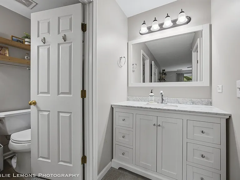 446 Valley Dr #201 — Photo 12