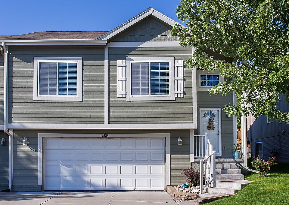 2 car garage & fresh paint!