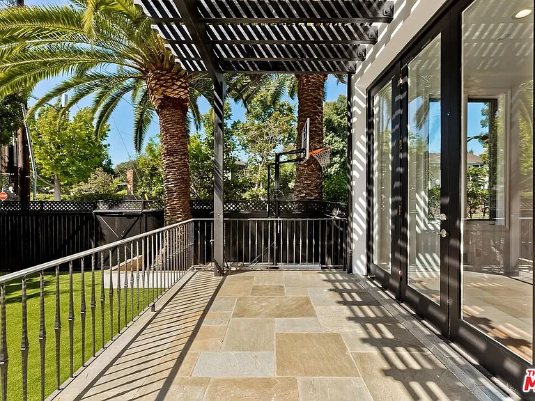 2890 Forrester Dr — Photo 37