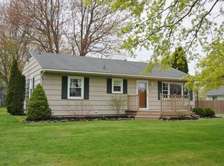 55 Palamino Dr, Rochester, NY 14623