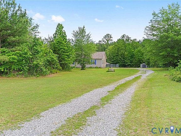 3rd image of 212 Briar Cir