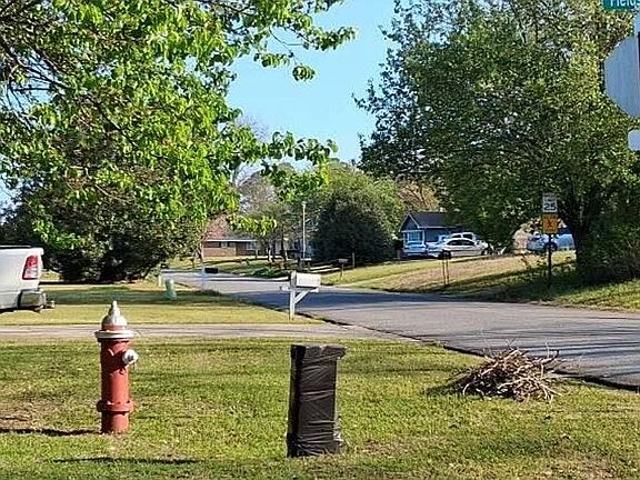 4th image of 402 Scarborough Rd