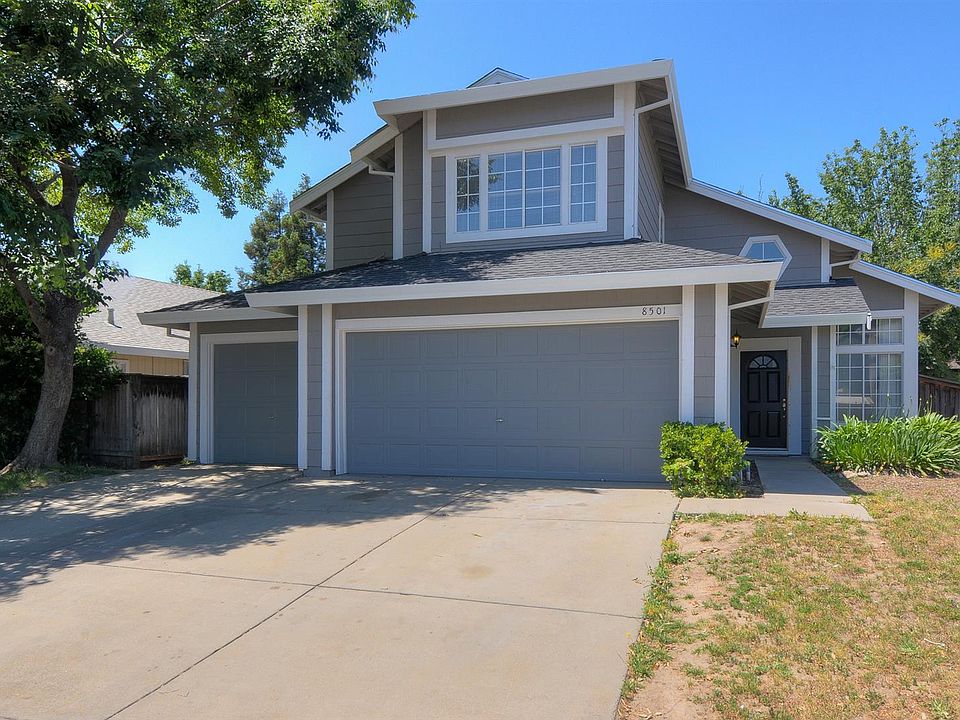4 bedrooms 2 1/2 bath