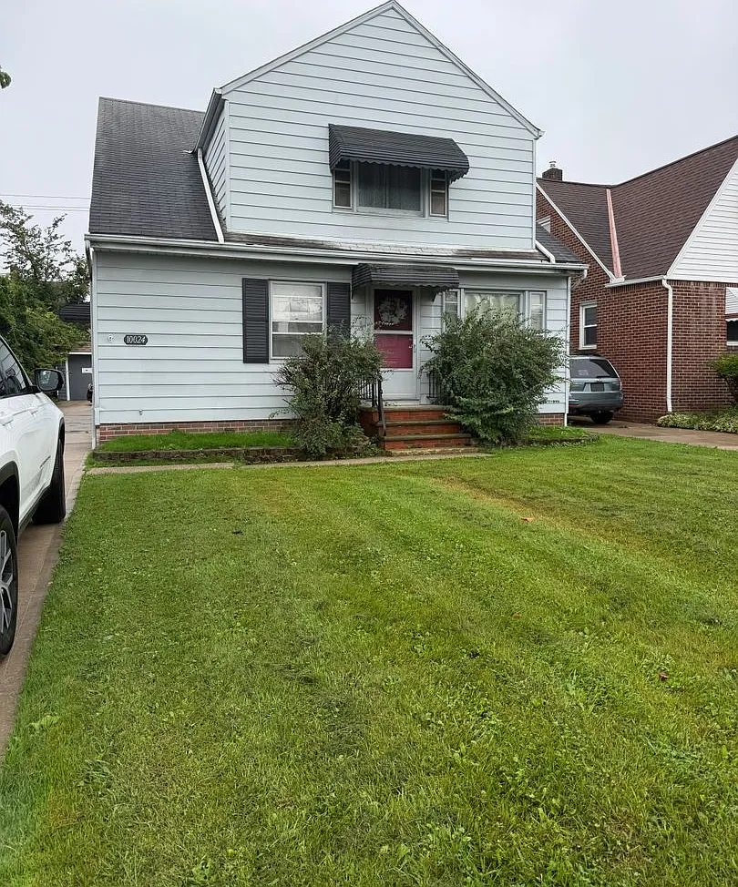 Renovated Up/Down Duplex — Photo 2
