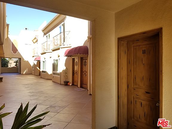 3rd image of 12645 Oxnard St Unit 11