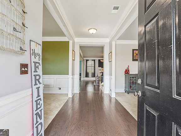 4th image of 4876 Albany Way