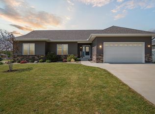 10 Windswept Ln, Hillsdale, MI 49242