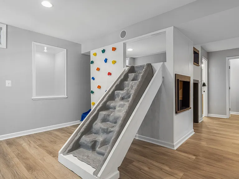 137 Whispering Woods Pl — Photo 27